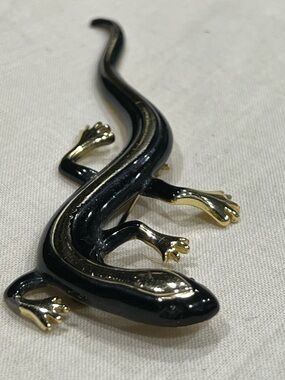 Vintage Salamander Brooch Pin Black & Gold Lizard Gecko Reptile Amphibian